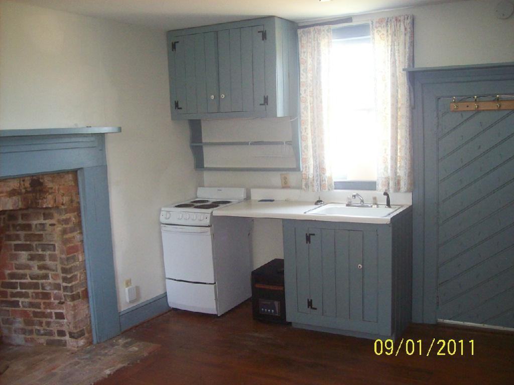 13001 Dykeland Rd - Photo 3 of 7