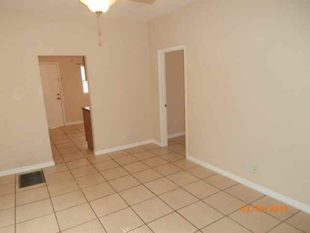 310 21st Ave S - Photo 3 of 15