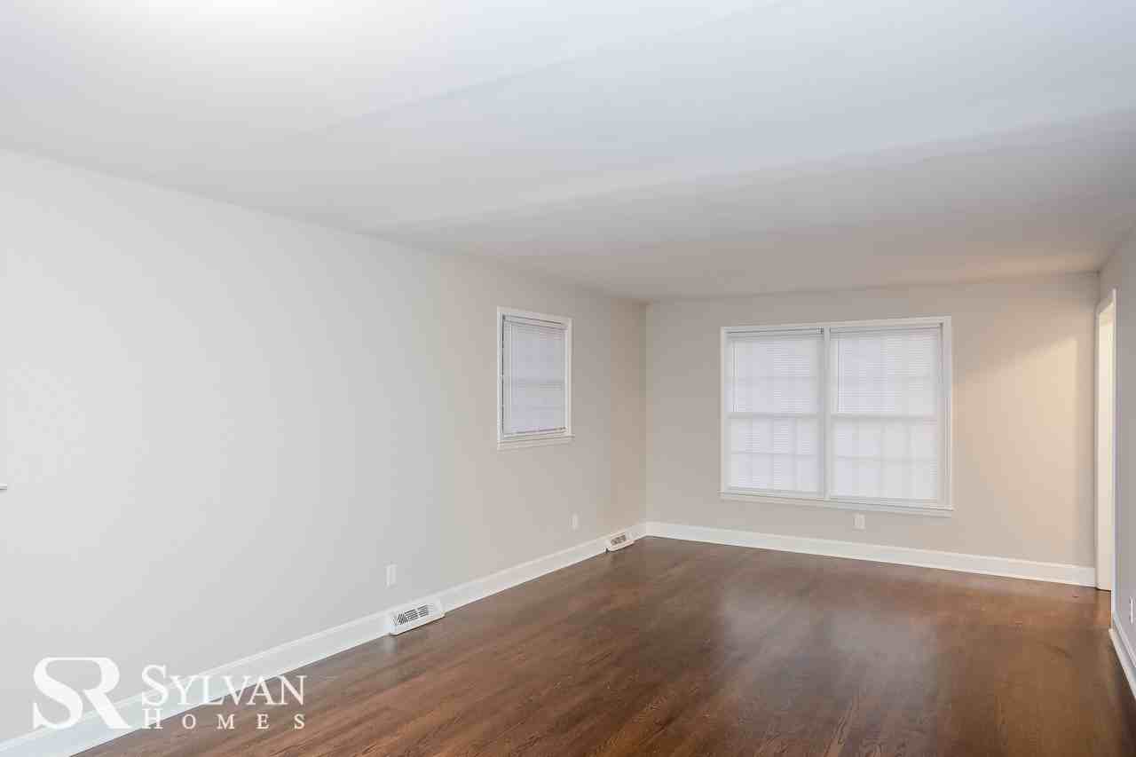 6718 Castlegate Dr - Photo 3 of 14