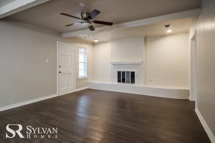 312 E Scotland Dr - Photo 3 of 15