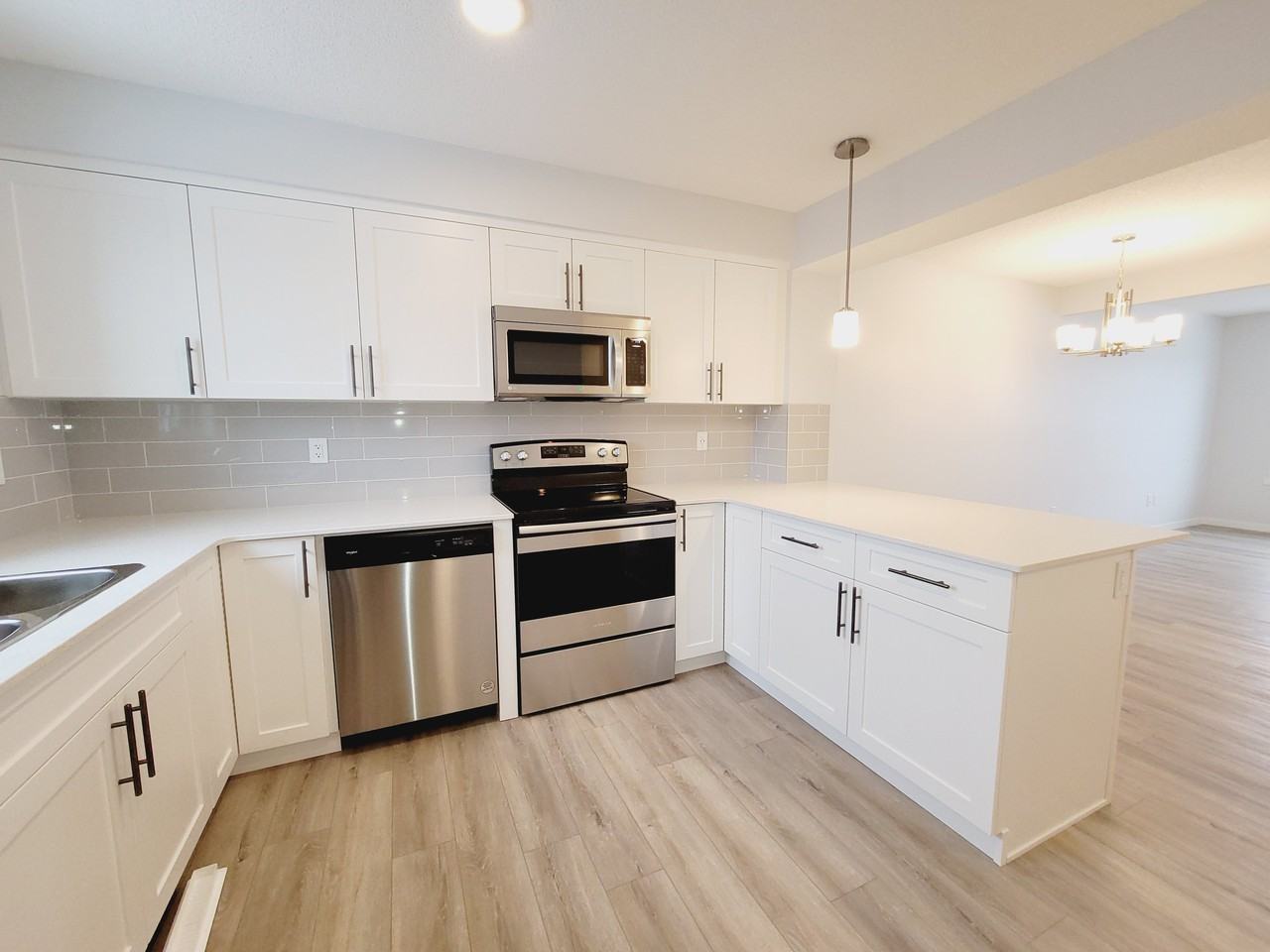 20003 28 Ave Nw - Photo 3 of 16