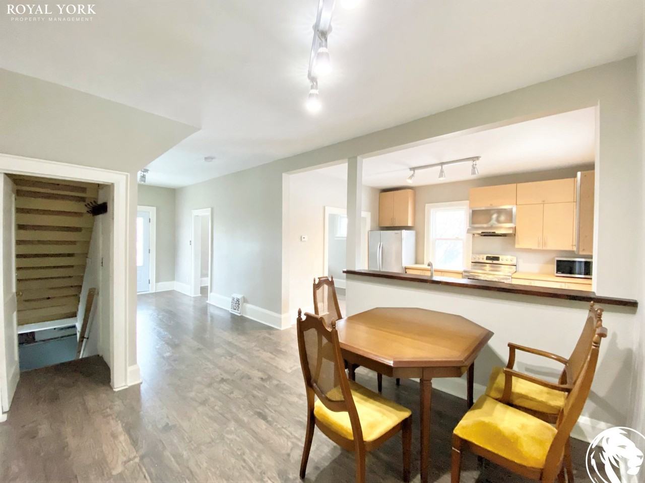 160 Park Rd N - Photo 3 of 26