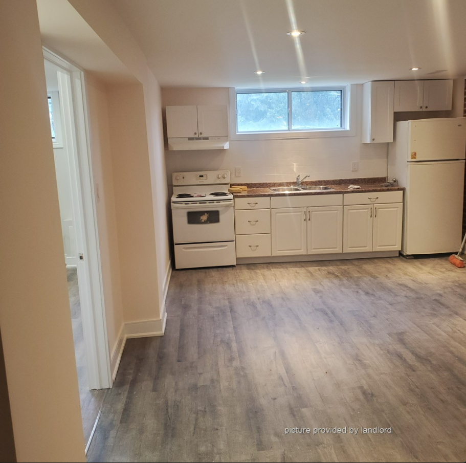 85 Whitburn Cres - Photo 2 of 4