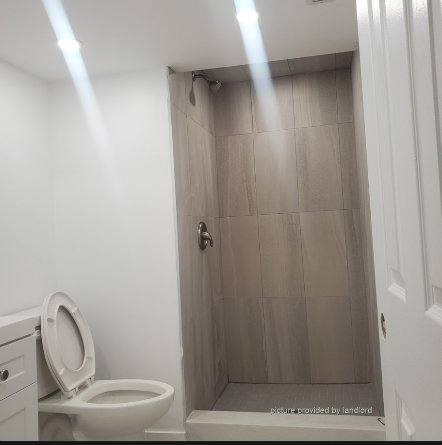 85 Whitburn Cres - Photo 3 of 4
