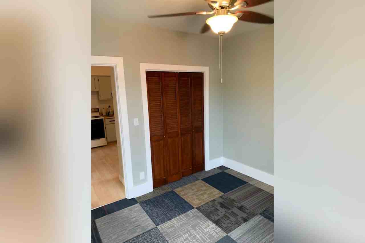 321 Main St - Photo 3 of 8