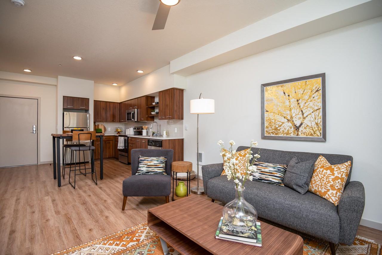 Windsor at Amberglen - Photo 4 of 31