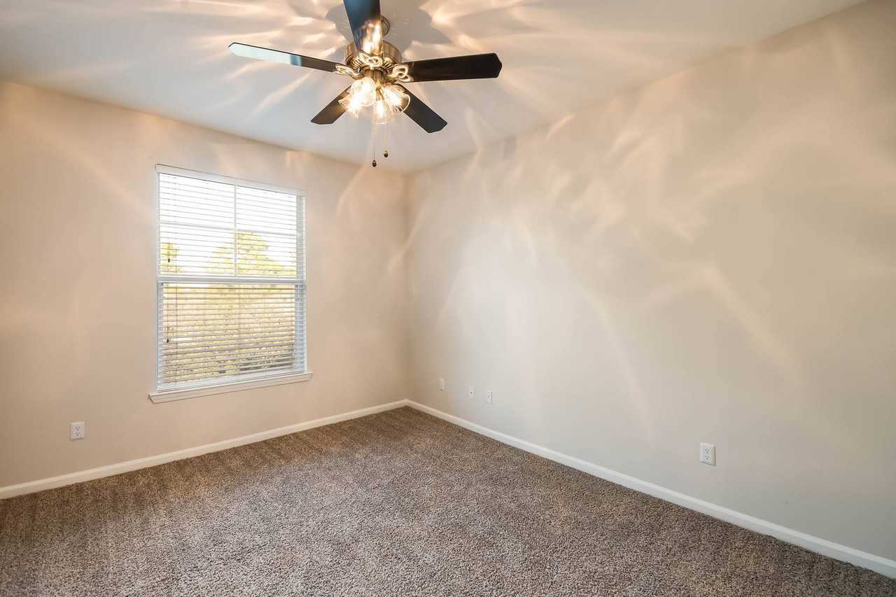 Kingwood Glen - Photo 6 of 42