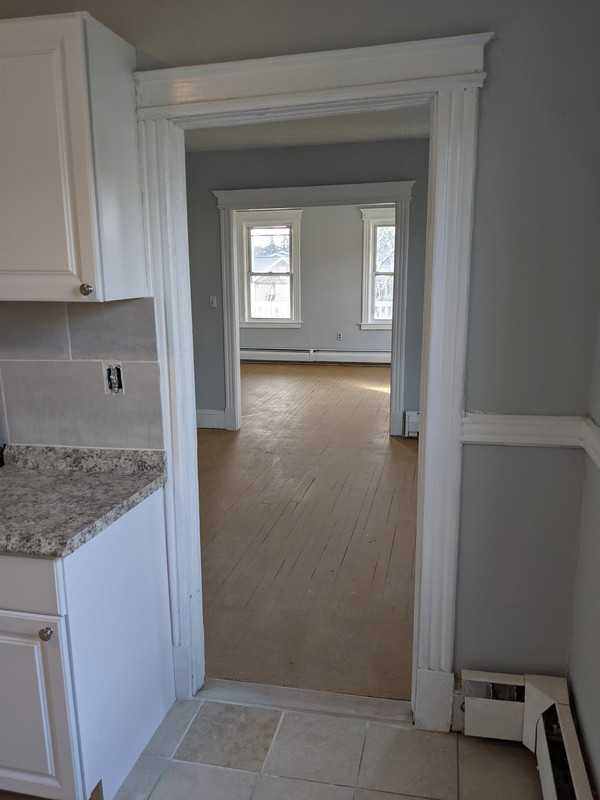 294 Bellevue St 3rd Fl - Photo 3 of 10