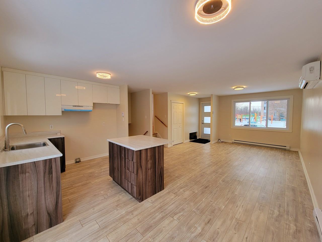 2760 Rue Beriot - Photo 2 of 15