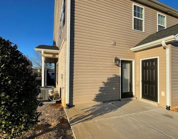 943 Tuscan Row - Photo 2 of 11