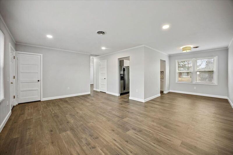 1514 Stevens Dr - Photo 2 of 15
