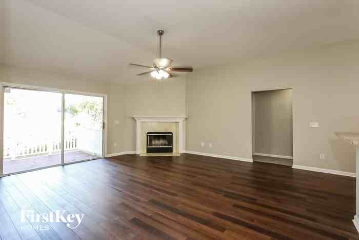 1019 Gallant Fox Cir N - Photo 3 of 15