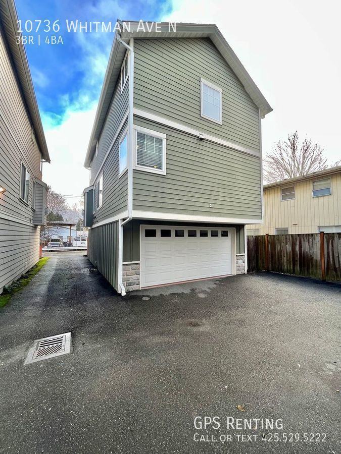 10736 Whitman Ave N - Photo 2 of 27