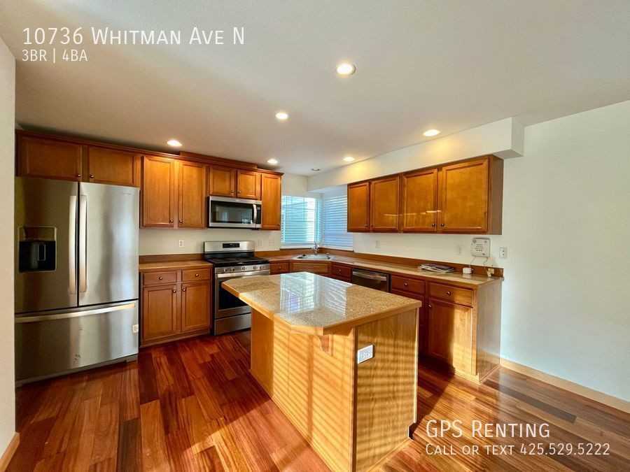 10736 Whitman Ave N - Photo 3 of 27