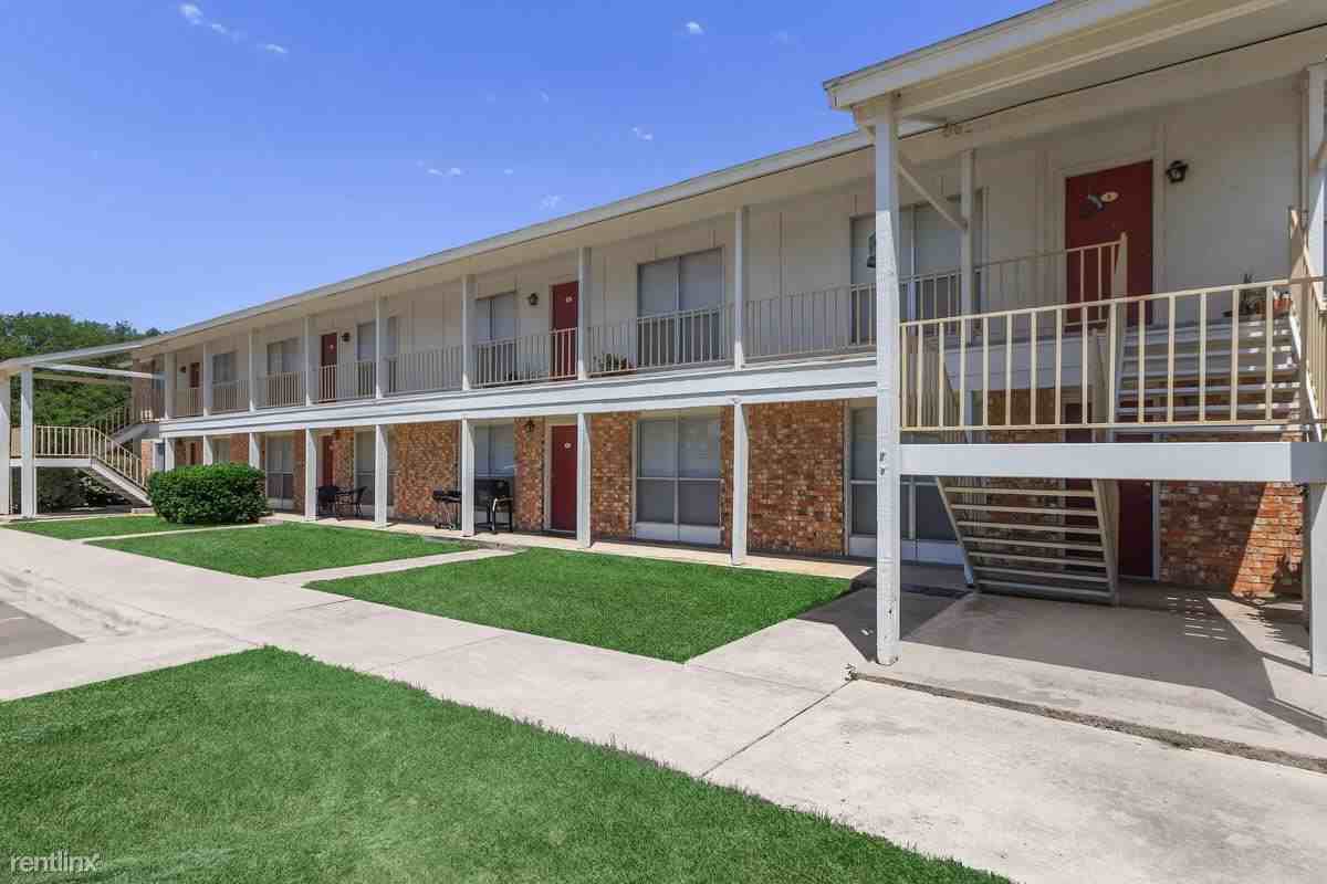 Camelot - Photo 2 of 14