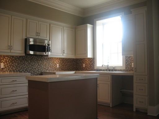 701 Dauphin St - Photo 3 of 9