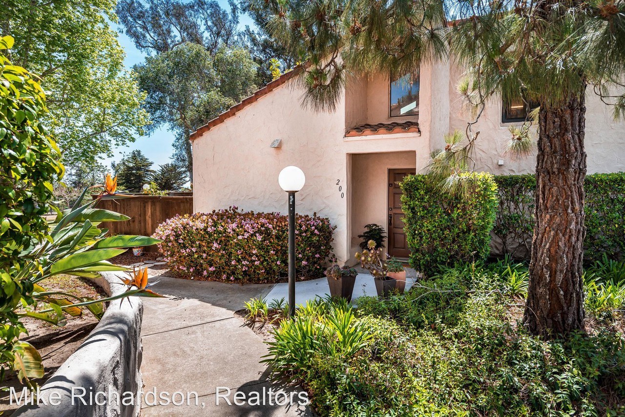200 Reef Ct - Photo 3 of 17
