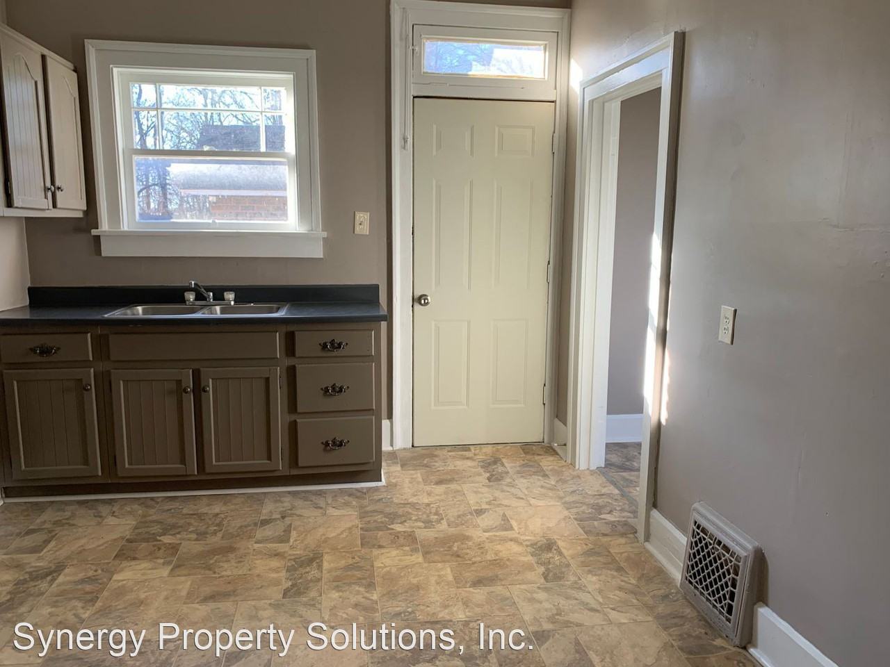 Western Ave 151-153 Richland - Photo 3 of 40