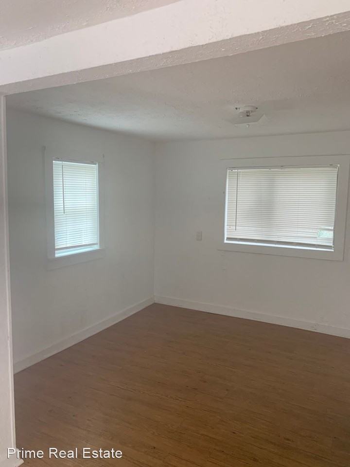 2715 Marguerite St - Photo 2 of 5