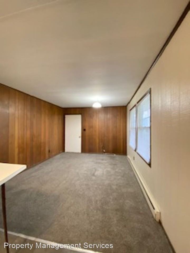 209 Railroad St Apartments in Wakarusa, IN 46573 Zumper