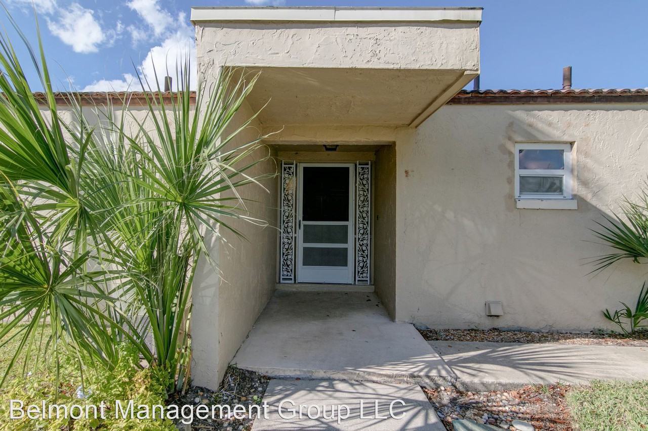 110 Madrid Dr - Photo 2 of 13