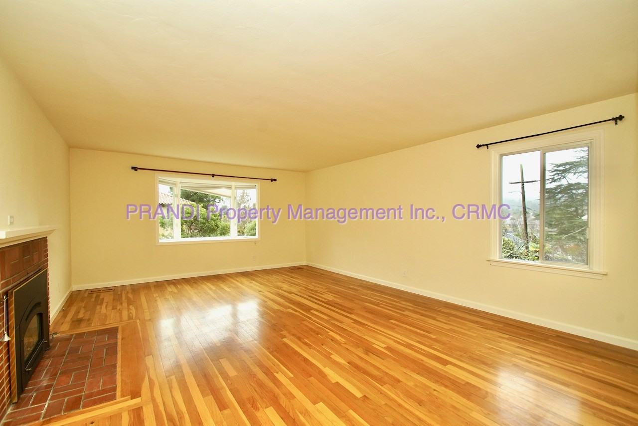 321 Alexander Ave - Photo 3 of 19