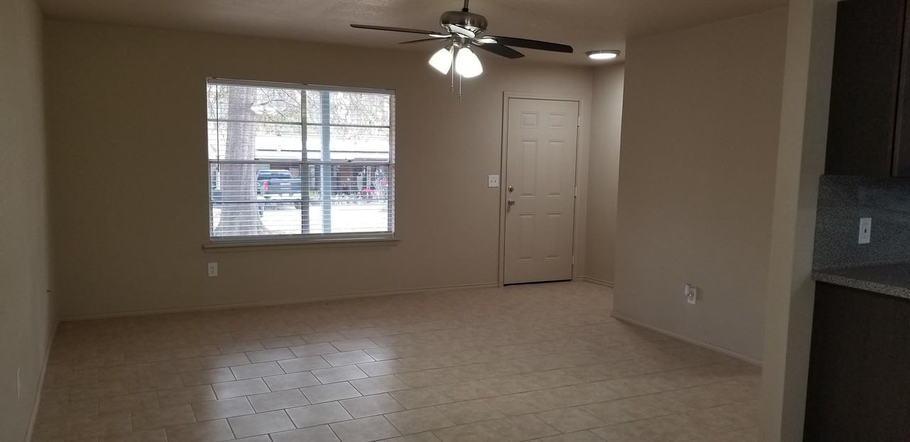 209 Saint Clair St - Photo 3 of 10