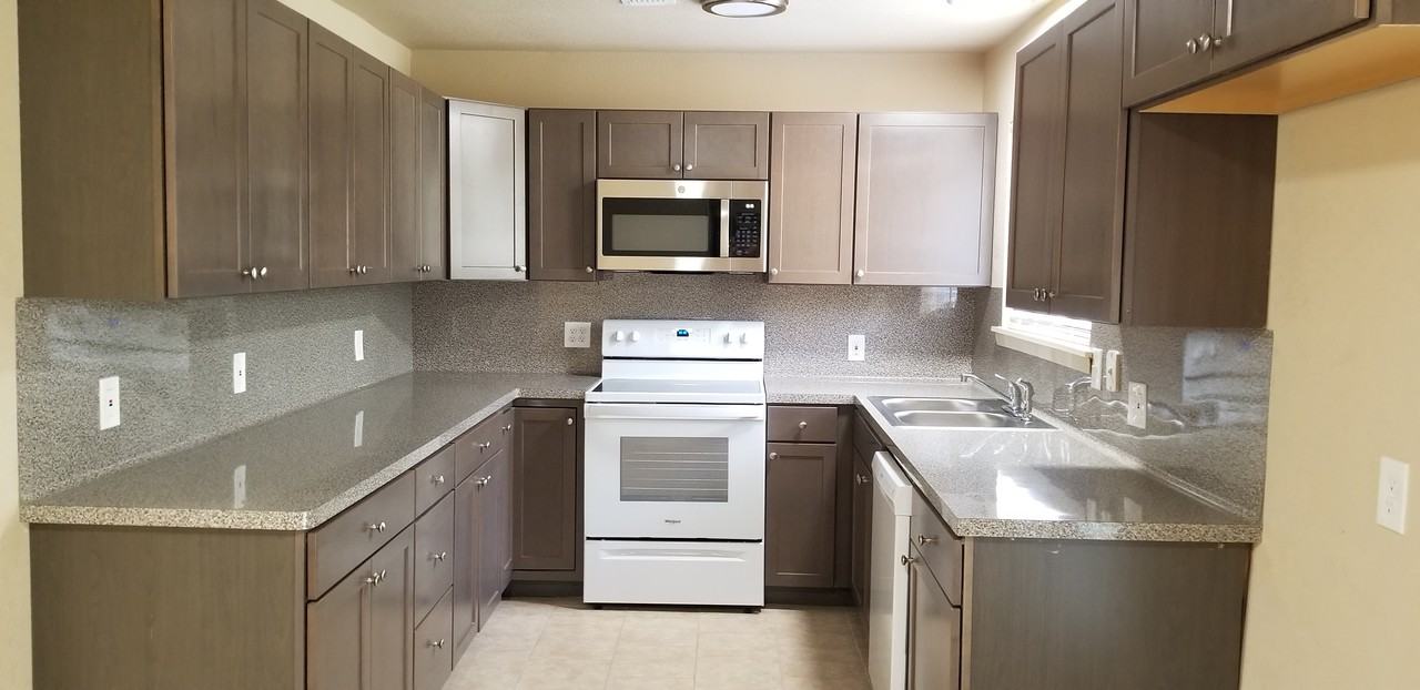 209 Saint Clair St - Photo 4 of 10