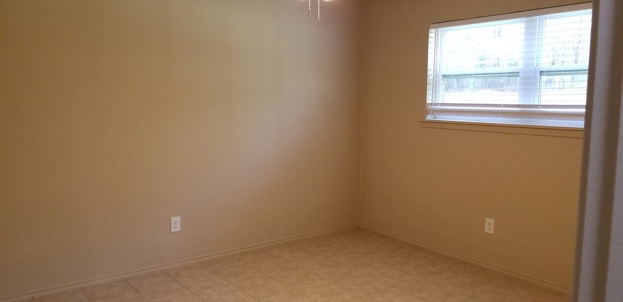 209 Saint Clair St - Photo 6 of 10
