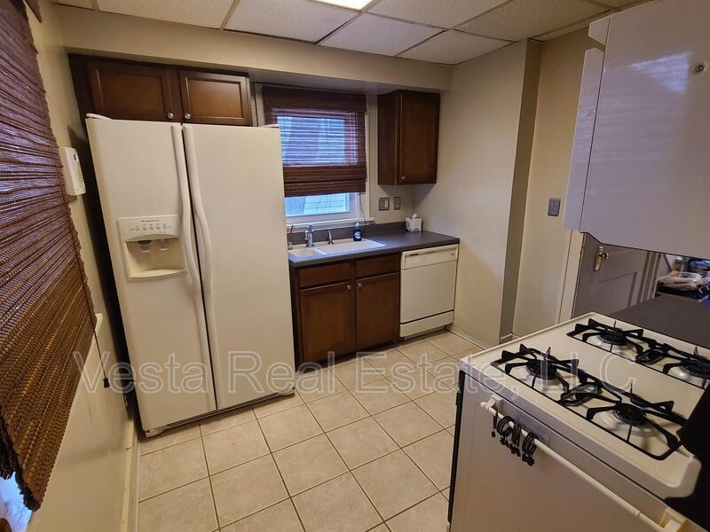 503 N Evans St #1 - Photo 2 of 12