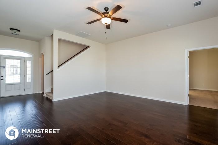 454 Bryce Canyon Way - Photo 2 of 15