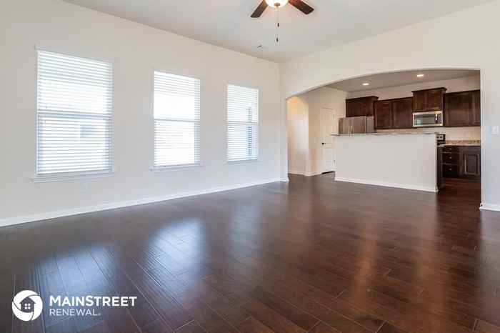 454 Bryce Canyon Way - Photo 3 of 15