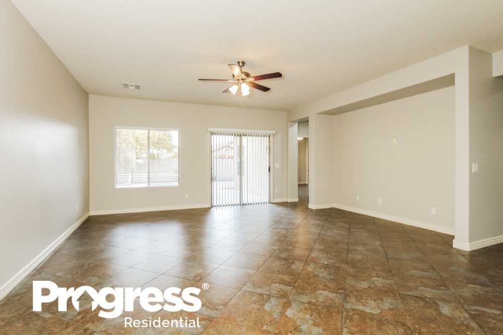 11747 W Jessie Ln - Photo 3 of 16