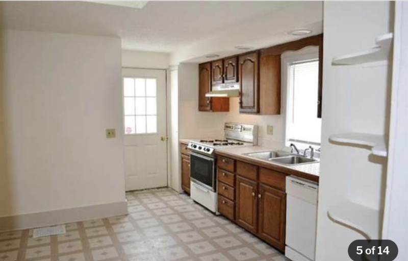 701 8th St - Photo 2 of 15