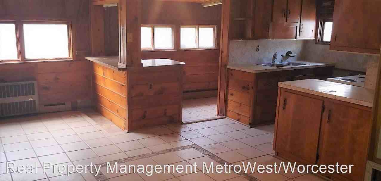 1 Railroad Ct - Photo 3 of 13