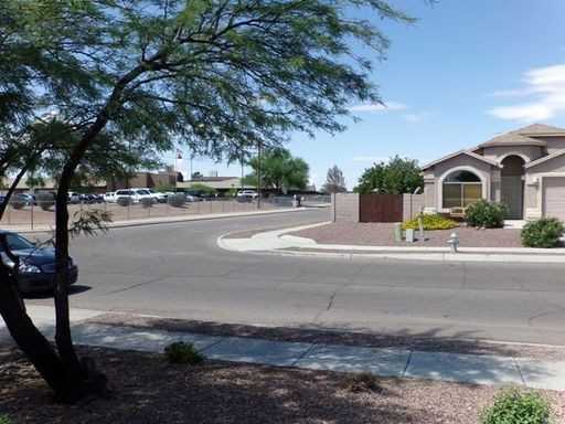 7395 S Brackenbury Dr - Photo 3 of 22