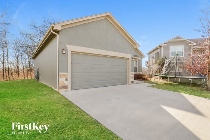 11113 Highview Ct - Photo 2 of 15