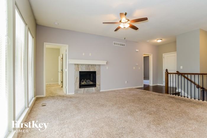 11113 Highview Ct - Photo 3 of 15