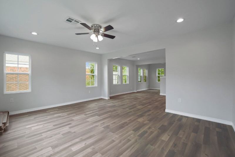 2045 N Nebraska Ave - Photo 2 of 7