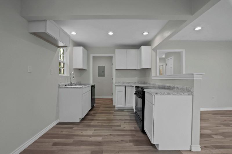 2045 N Nebraska Ave - Photo 3 of 7