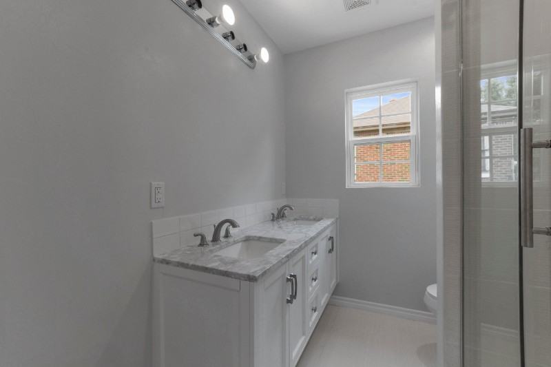 2045 N Nebraska Ave - Photo 6 of 7