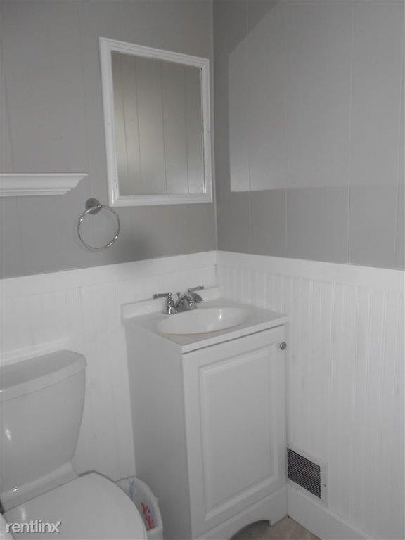 32 Fuller Ave Se - Photo 4 of 9