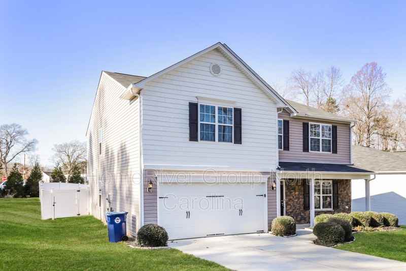 101 Homeplace Dr - Photo 3 of 15