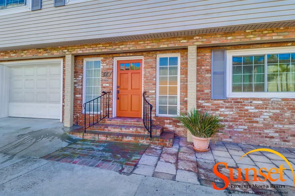 327 Laurel Street - Photo 3 of 26