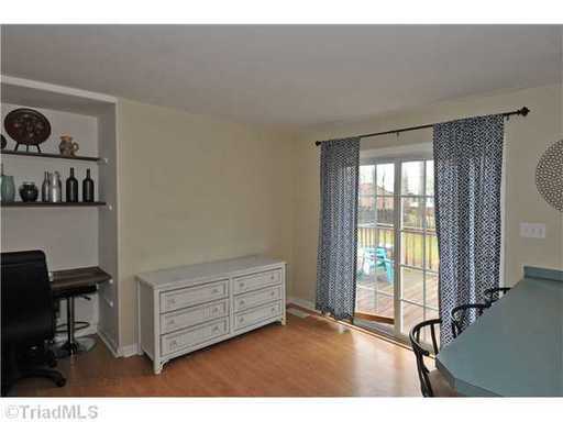 4304 Shattalon Dr - Photo 3 of 8