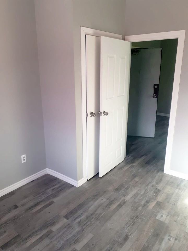 326 Albert Street West - Photo 2 of 7