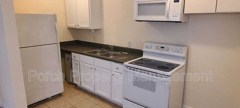 1 Ellis Dr #B - Photo 3 of 8