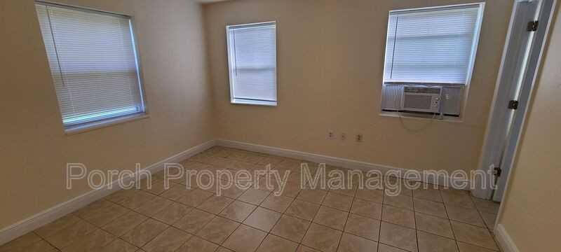 1 Ellis Dr #B - Photo 4 of 8