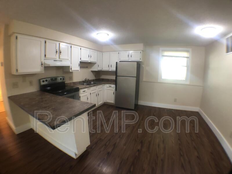 303 S Oak St - Photo 3 of 14