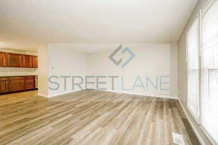 2490 Mczand Blvd - Photo 2 of 15